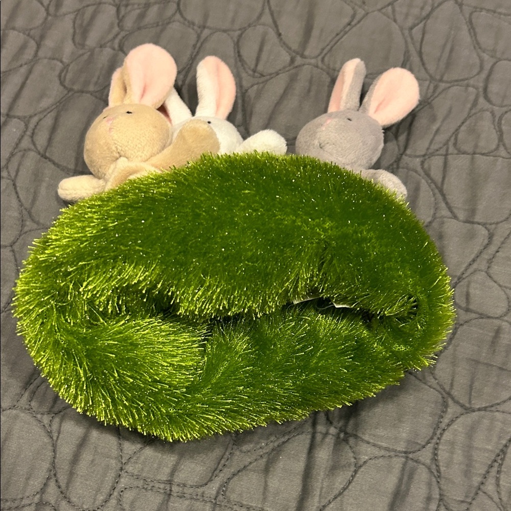 Three Rabbits Finger Puppets - Picture 5 of 6
